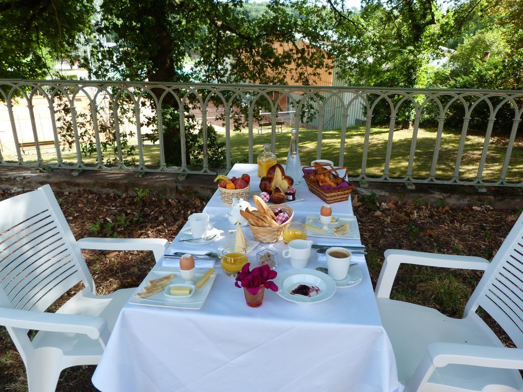 Logis Hotel Restaurant La Tour De Ciron Carmaux Номер фото